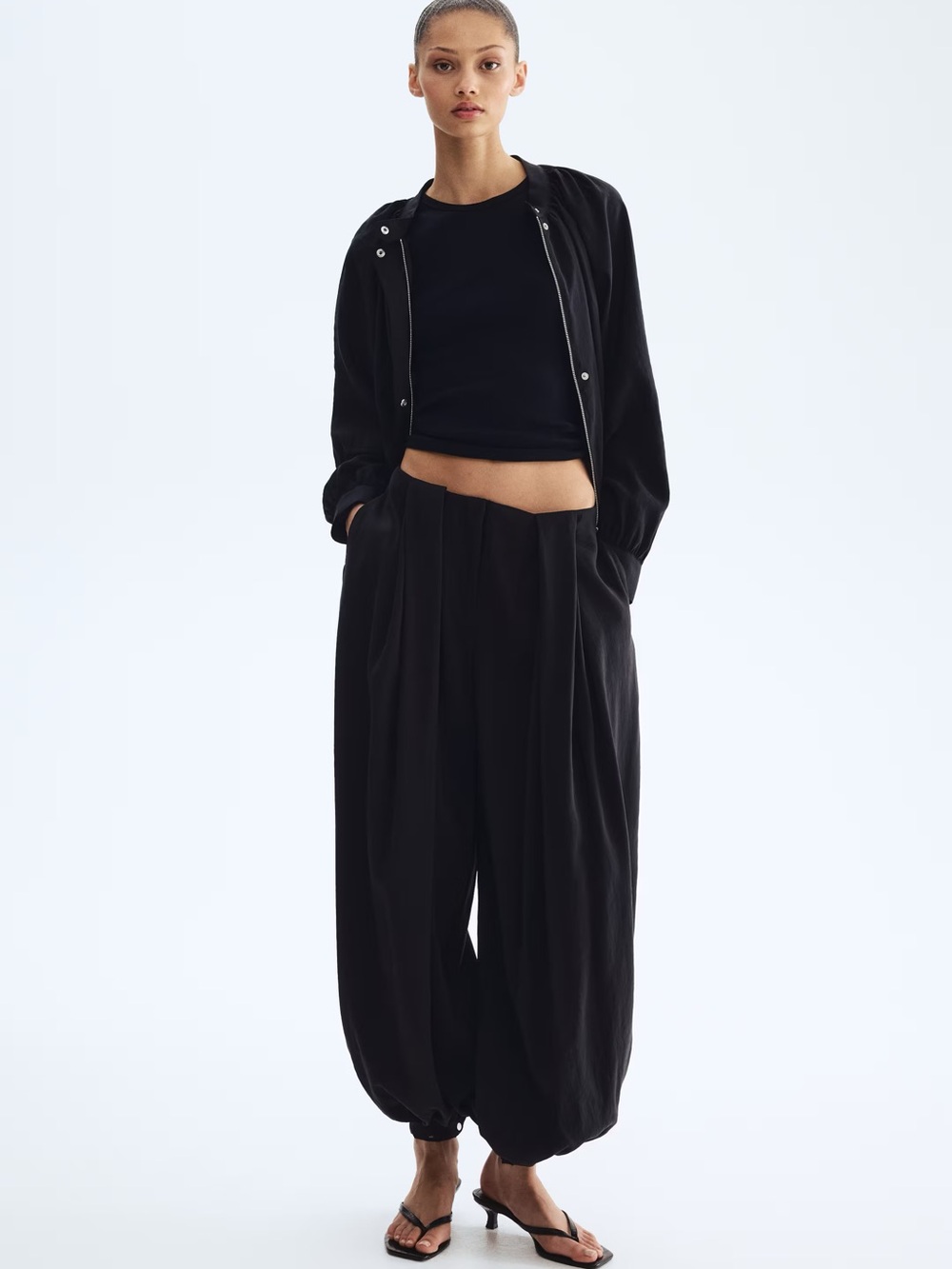 H&M Black Wide-Leg Balloon Hem Pants - Picture 2 of 5